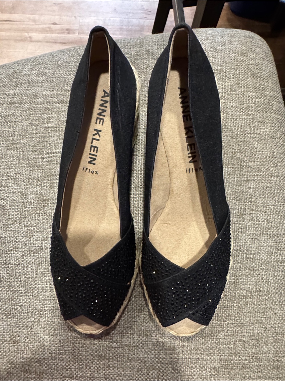 ⭐️ Anne Klein Flex AKEZZIE Black Sparkle Espadrille Wedge ⭐️ NWOT - Picture 1 of 4